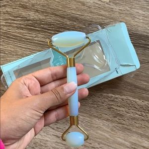 Opal Balancing Facial Roller 💆🏻‍♀️